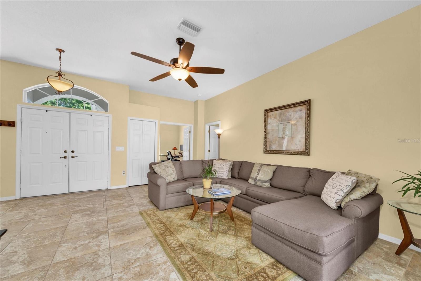 137 WOODCREEK DRIVE E