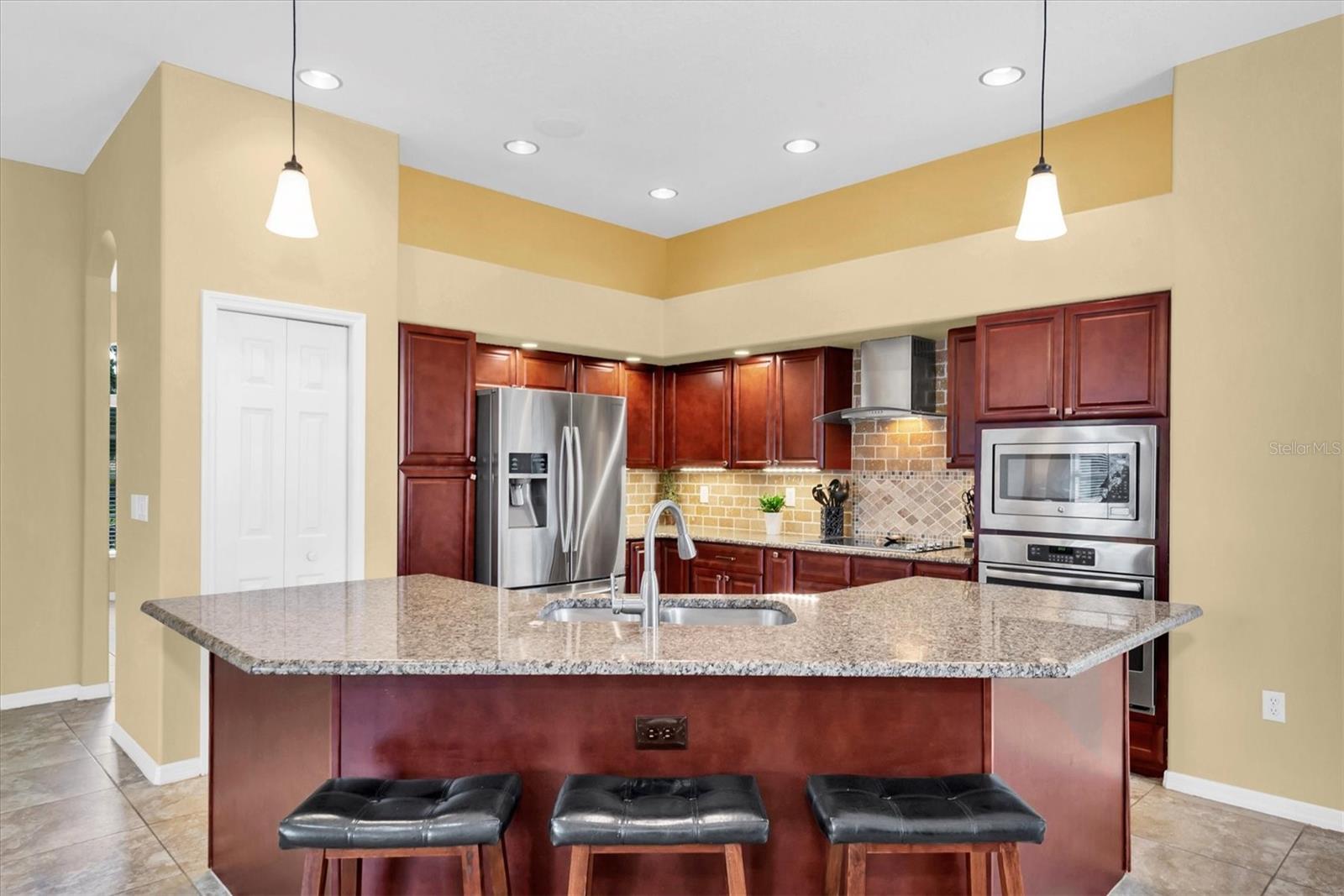 137 WOODCREEK DRIVE E