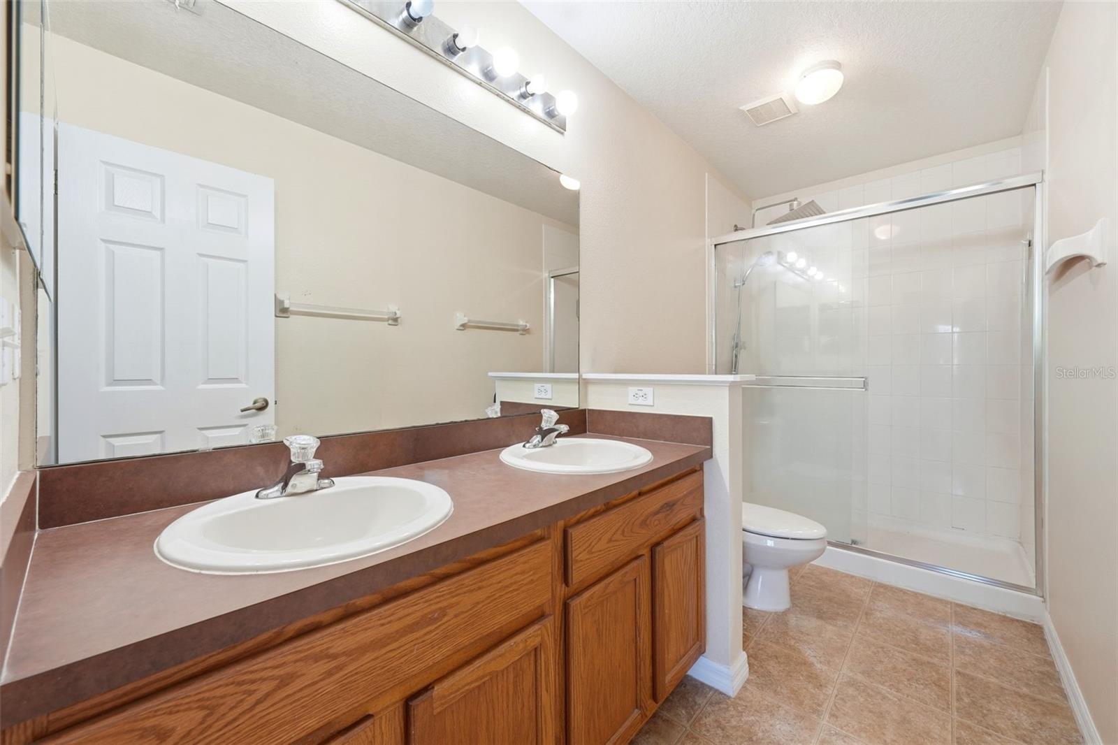 HAWTHORNE GLEN TWNHMS - Residential