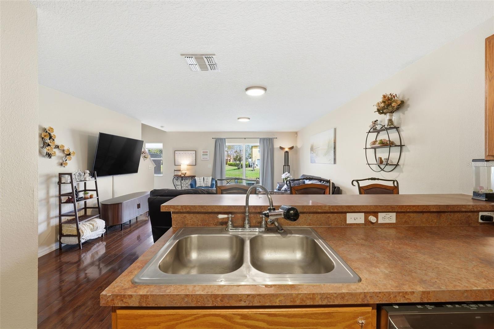 HAWTHORNE GLEN TWNHMS - Residential