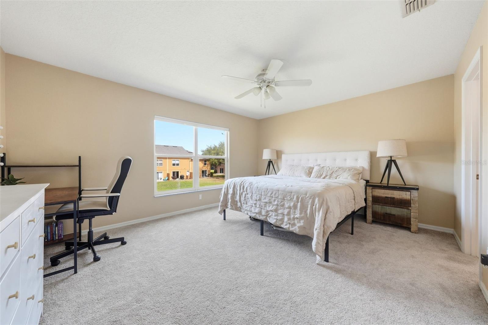 HAWTHORNE GLEN TWNHMS - Residential