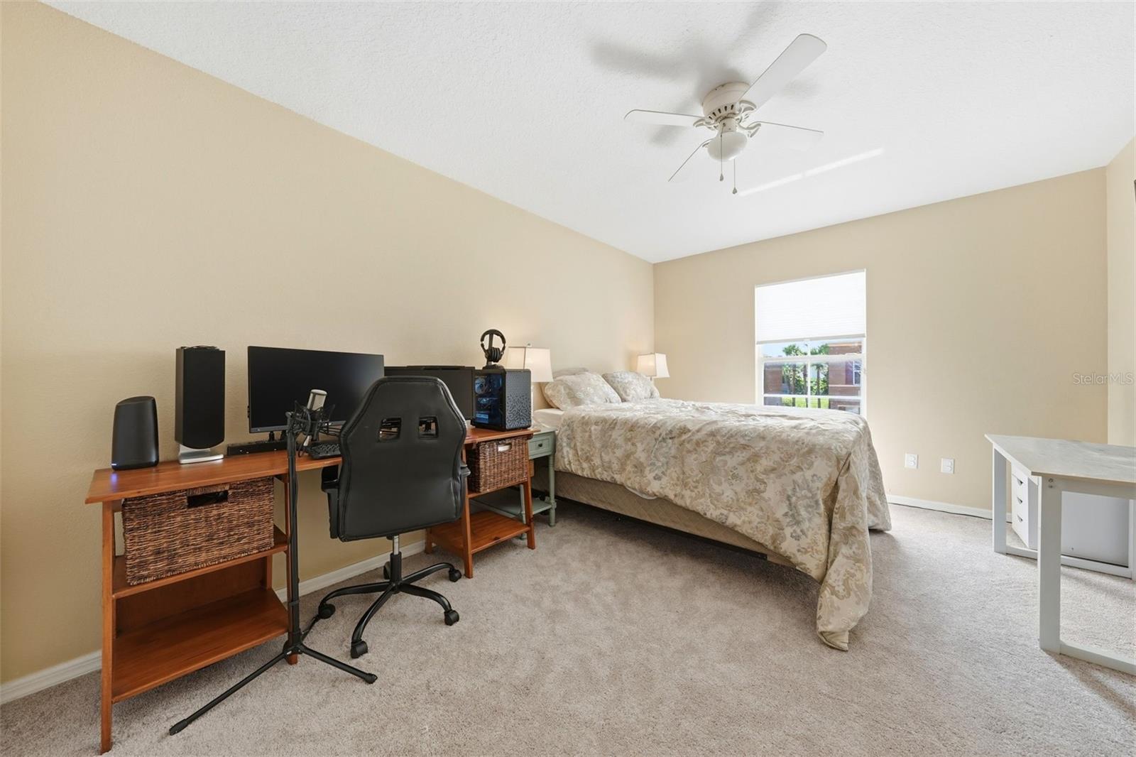 HAWTHORNE GLEN TWNHMS - Residential