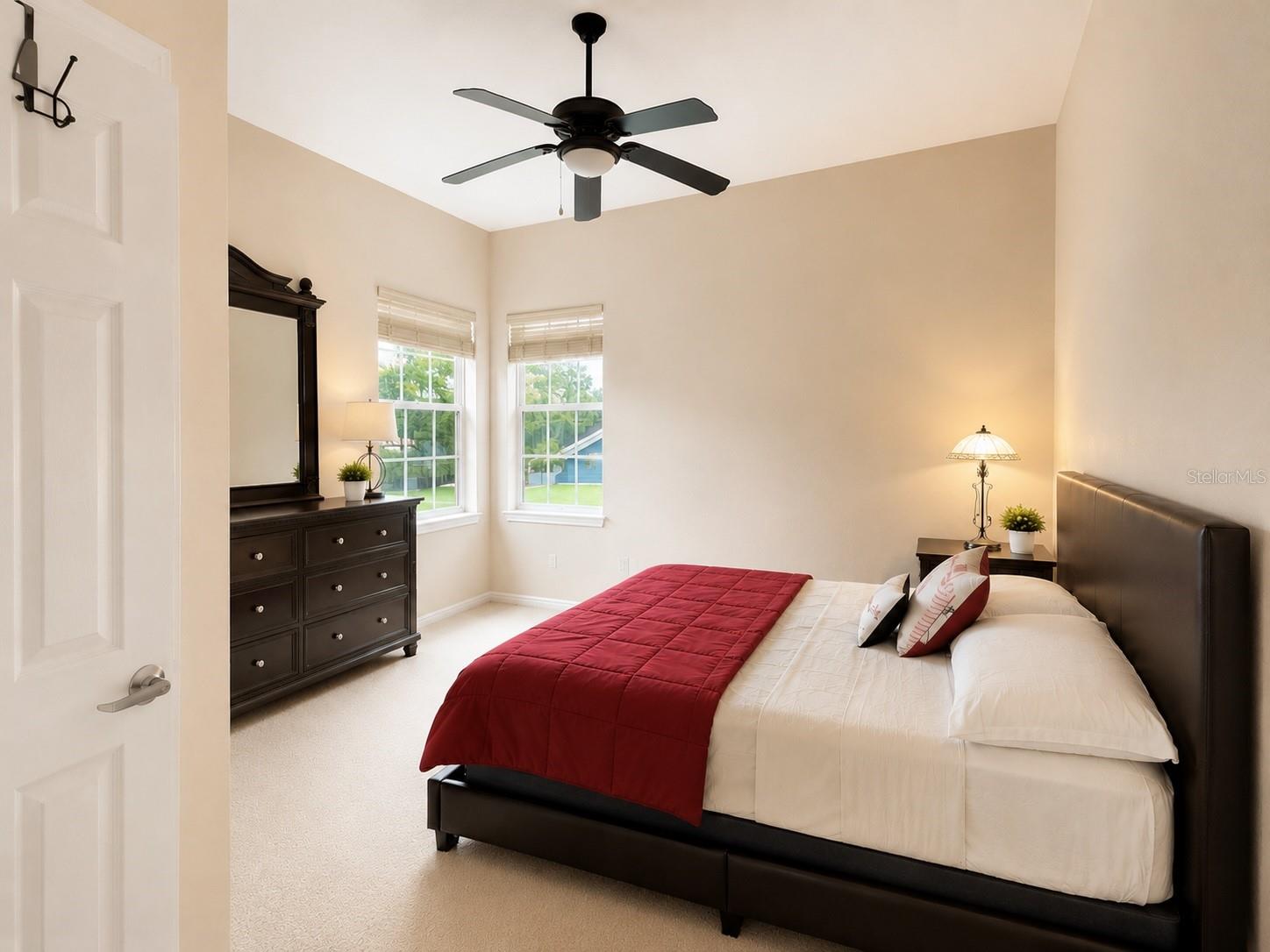 DEESON BY LAKE - Residential
