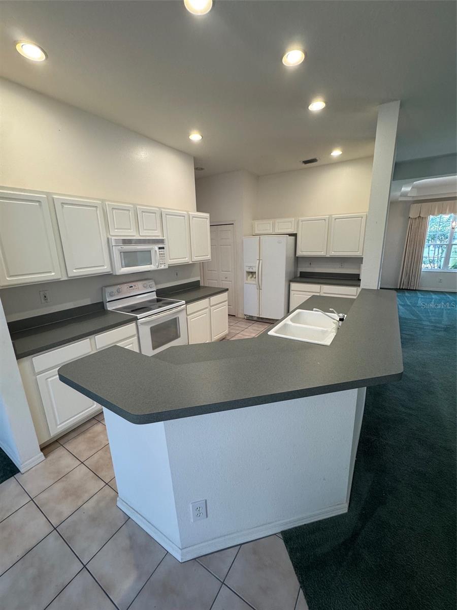 7884 KAVANAGH COURT, SARASOTA, FL, 34240 2 7884 KAVANAGH COURT