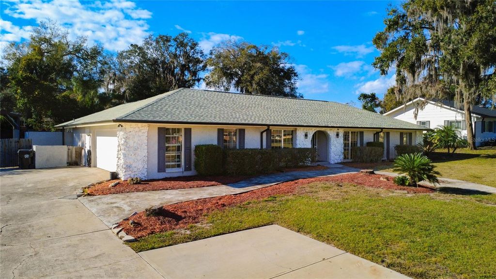 Photo of 1000 Errol Parkway, Apopka, FL 32712 (MLS # O6374058)