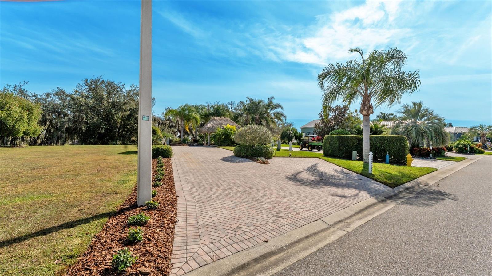 BAY LAKE RESIDENCE - Land