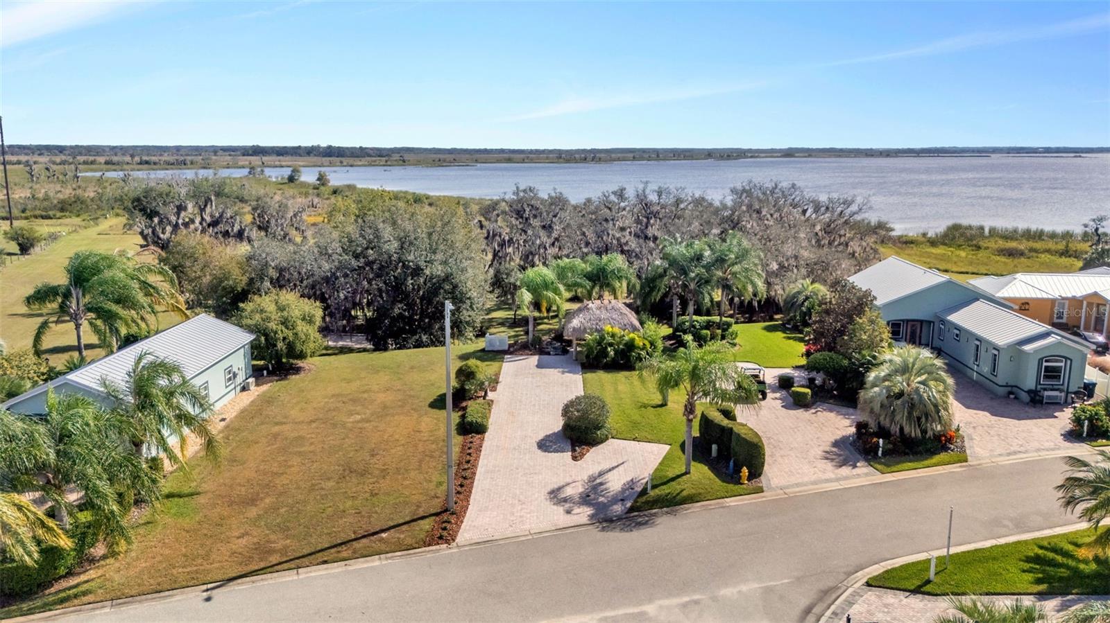 BAY LAKE RESIDENCE - Land