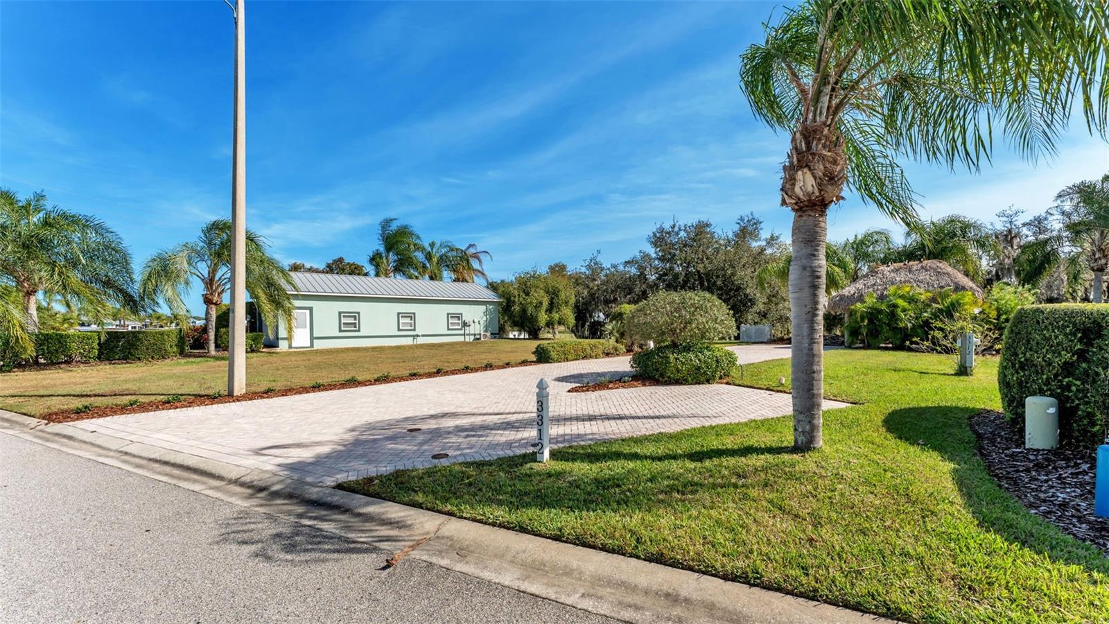 BAY LAKE RESIDENCE - Land