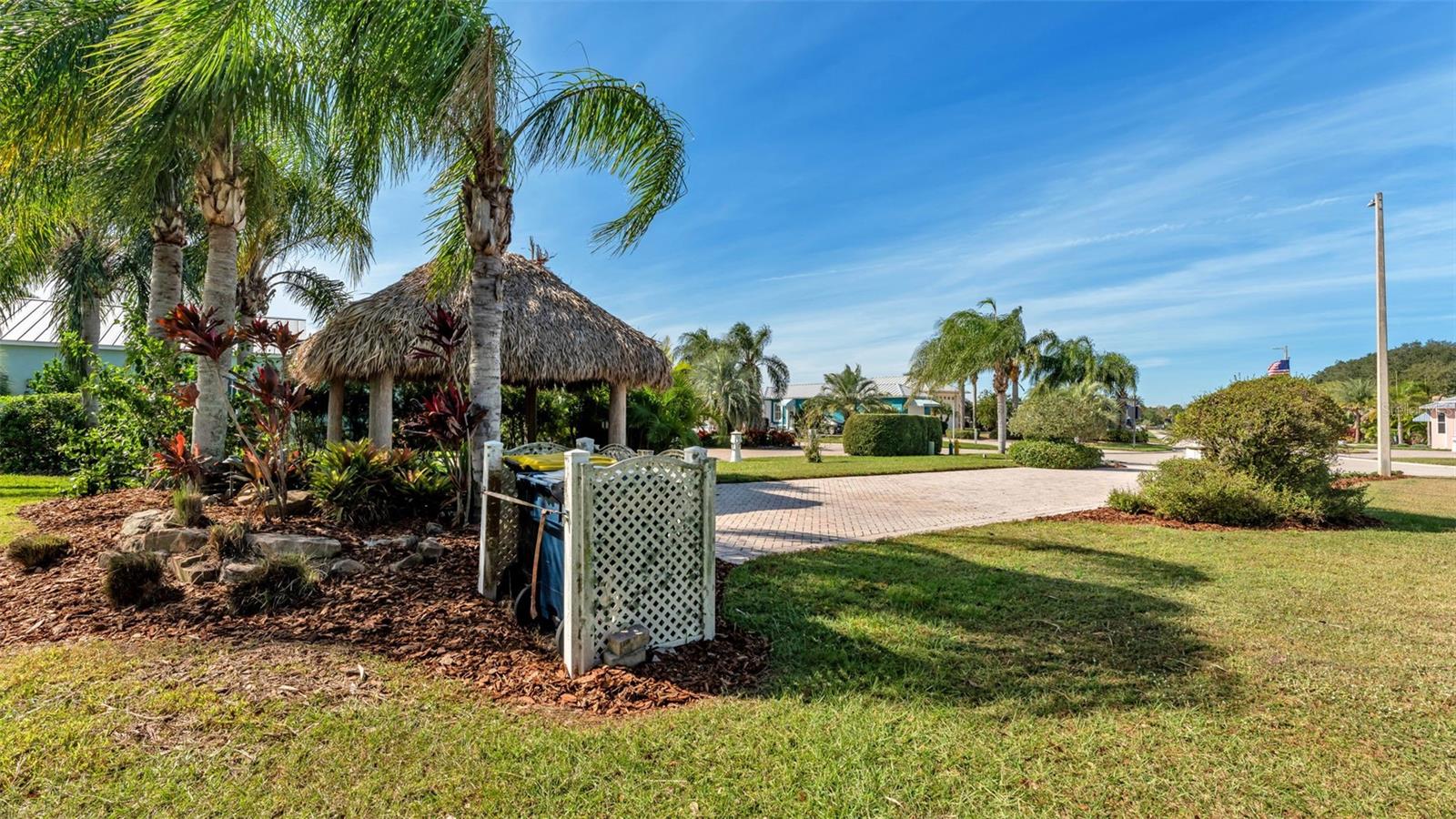 BAY LAKE RESIDENCE - Land