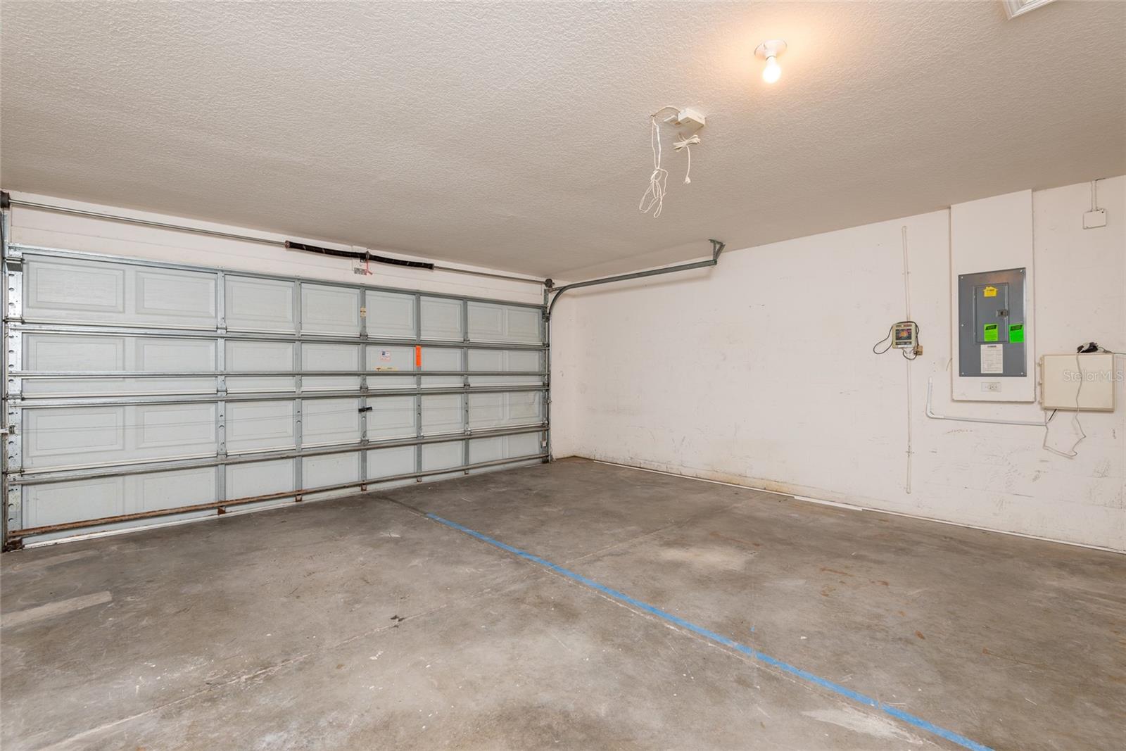 MANGO GROVES UNIT 2 - Residential Lease