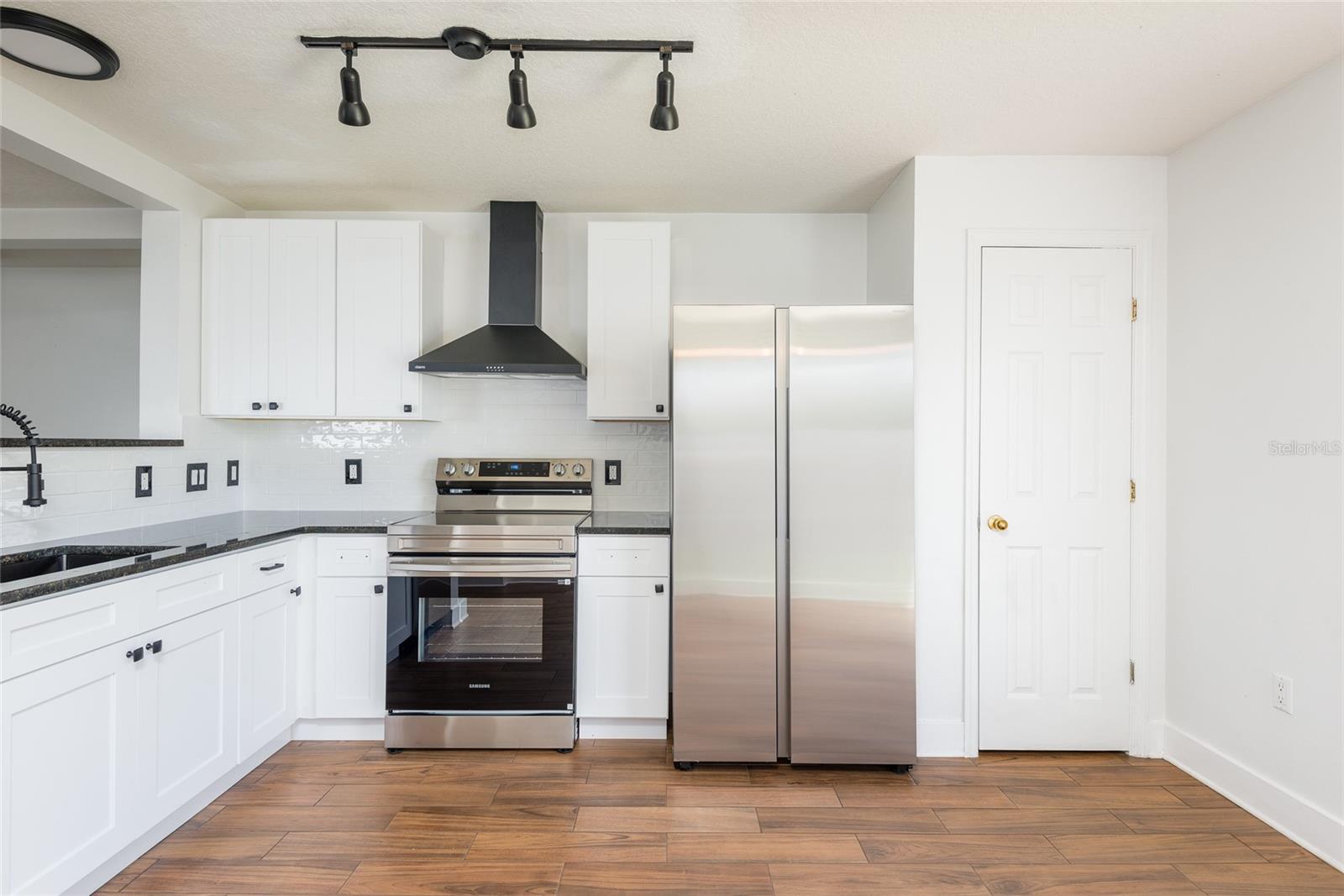 MANGO GROVES UNIT 2 - Residential Lease