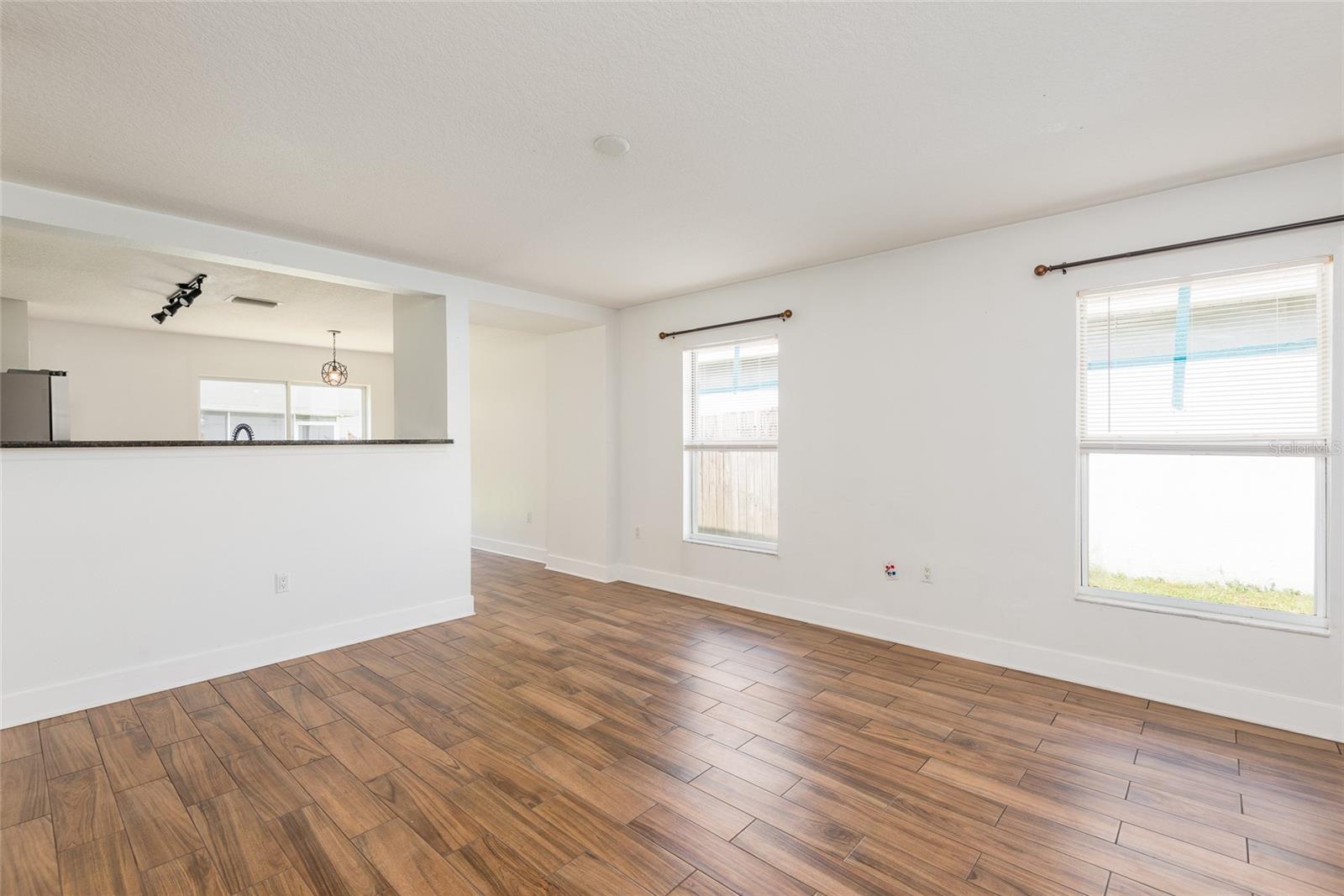 MANGO GROVES UNIT 2 - Residential Lease