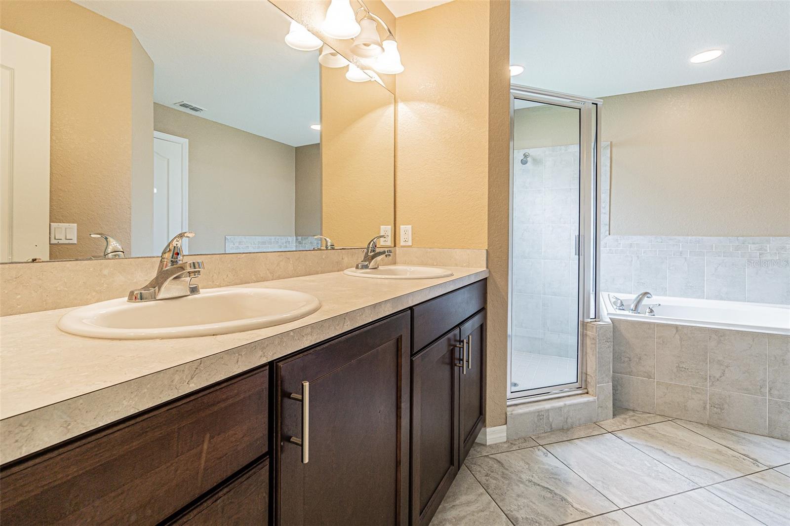 HALLAM PRESERVE WEST "I" PHASE TWO - Residential