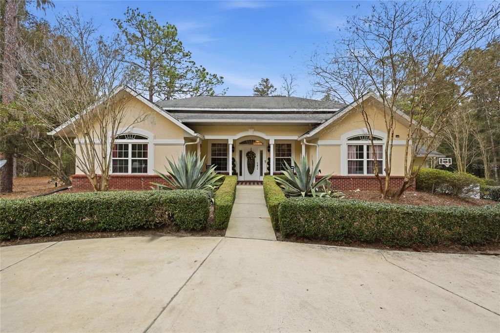 Photo of 9278 SW 61st Avenue, Gainesville, FL 32608 (MLS # GC537486)