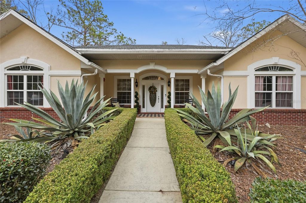 Photo of 9278 SW 61st Avenue, Gainesville, FL 32608 (MLS # GC537486)