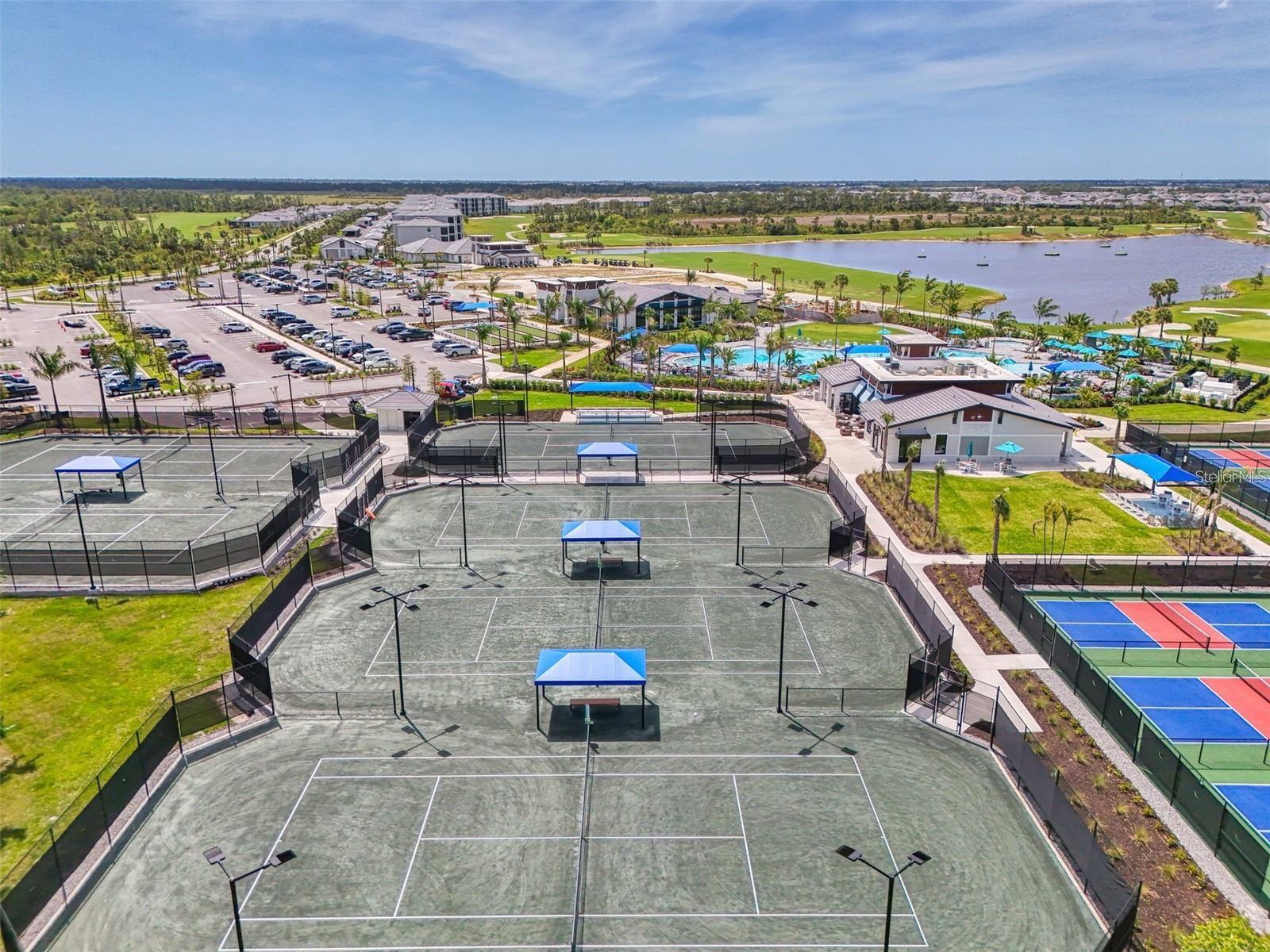 WELLEN PARK GOLF & COUNTRY CLUB - Residential