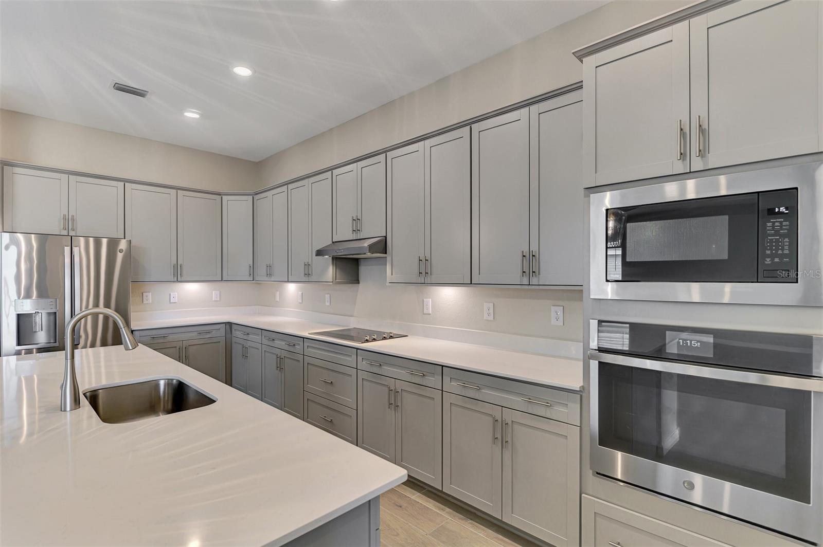 WELLEN PARK GOLF & COUNTRY CLUB - Residential