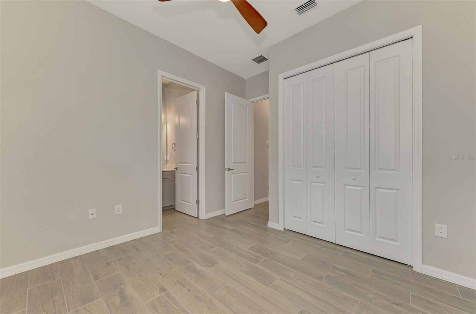 WELLEN PARK GOLF & COUNTRY CLUB - Residential