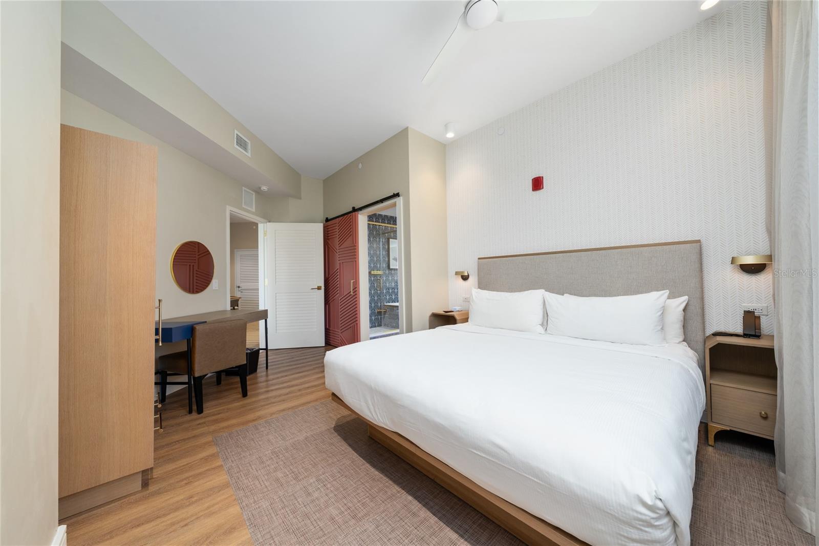SUNSET WALK HOTEL CONDO PH 2-5 - Residential