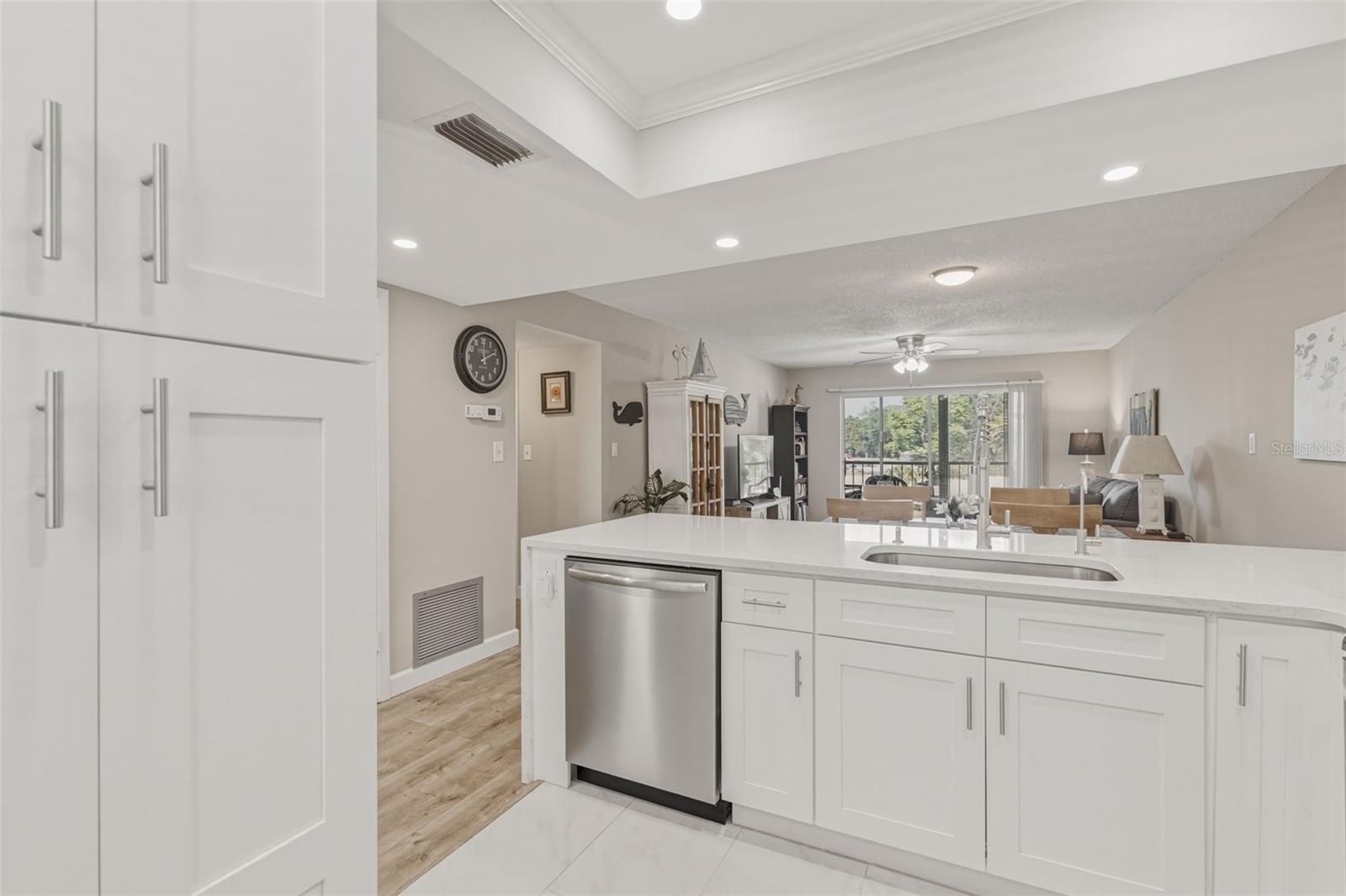 1520 GLEN OAKS DRIVE E 247