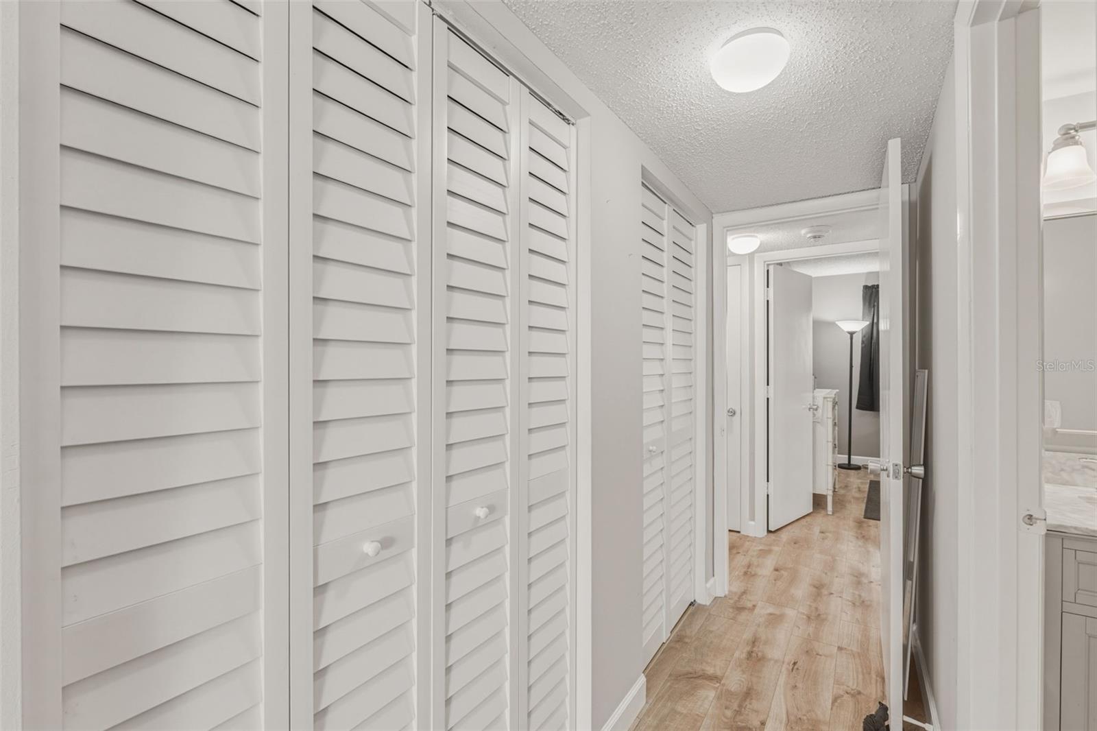 GLEN OAKS GARDEN APTS 1 - Residential