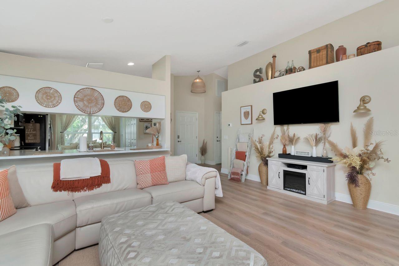 COTEE RIVER HEIGHTS - Residential Lease