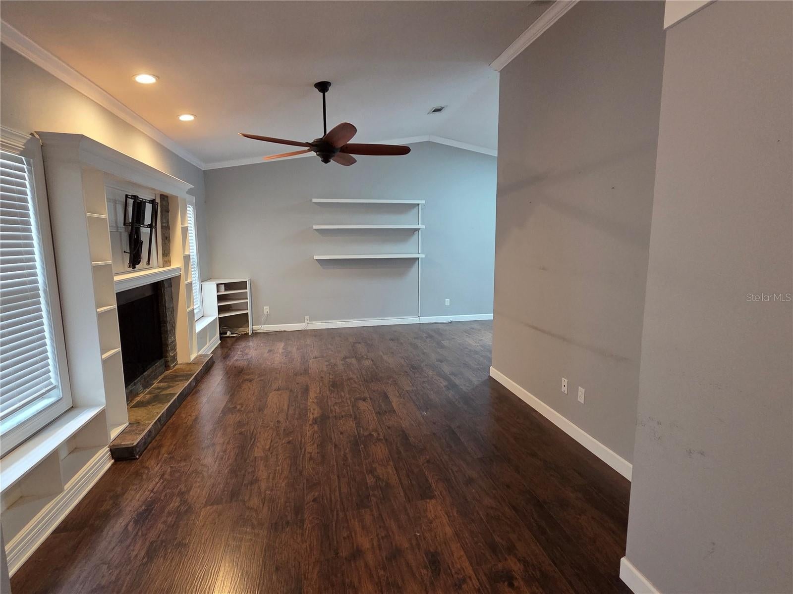 1033 ROSETREE LANE