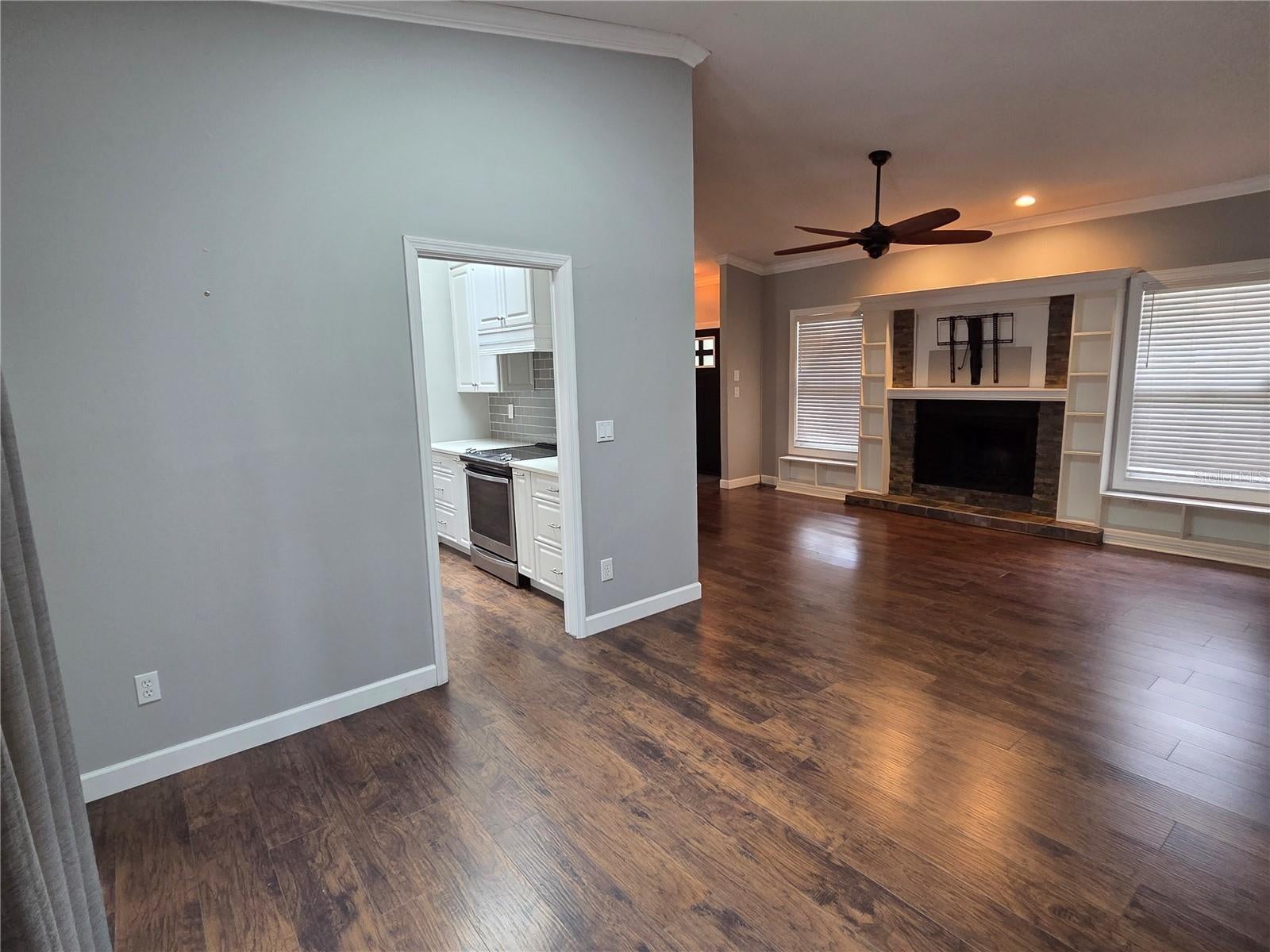 1033 ROSETREE LANE