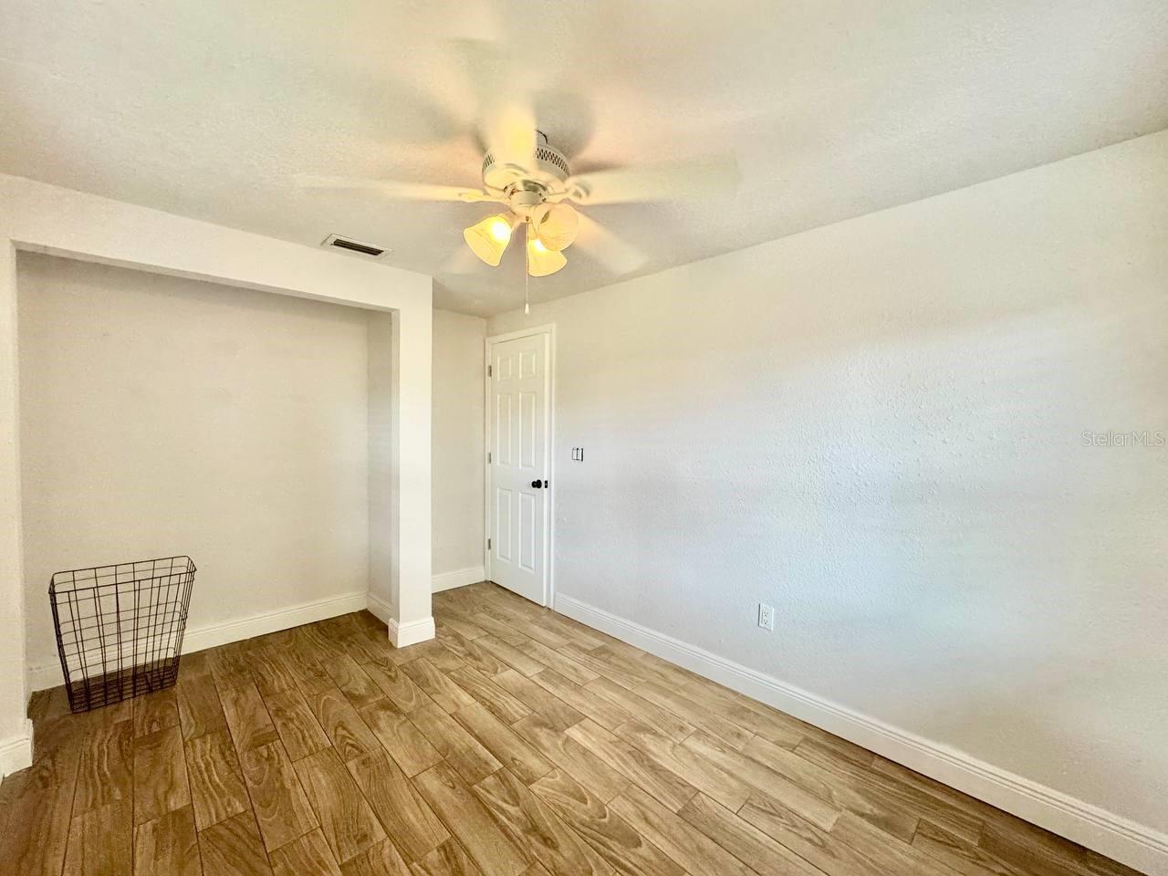 SULPHUR SPGS ADD - Residential Lease