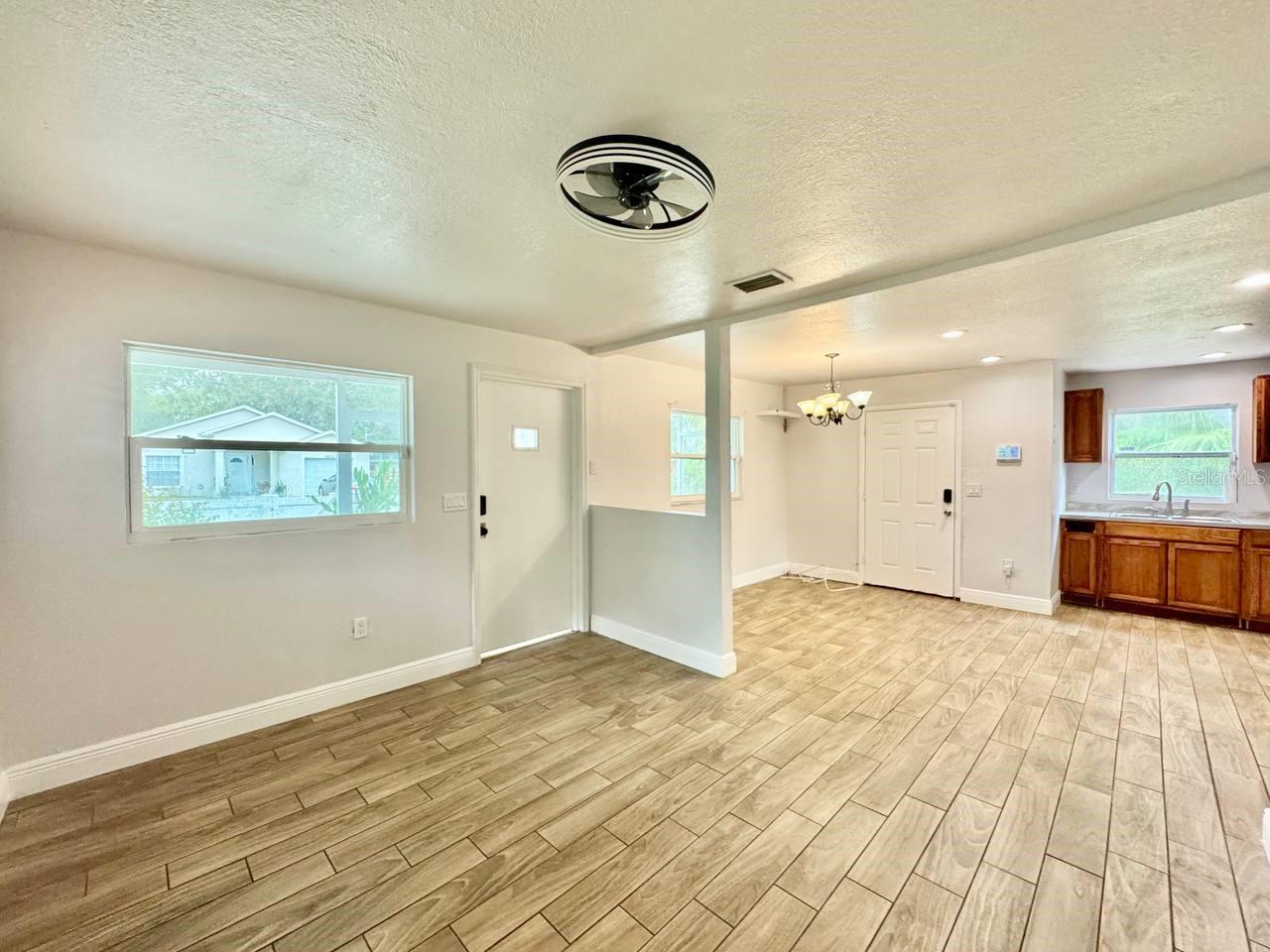 SULPHUR SPGS ADD - Residential Lease