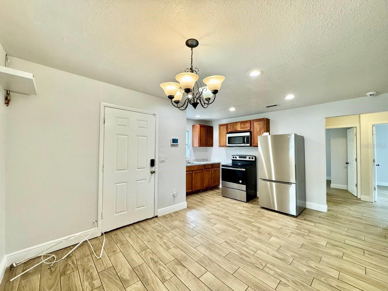 SULPHUR SPGS ADD - Residential Lease