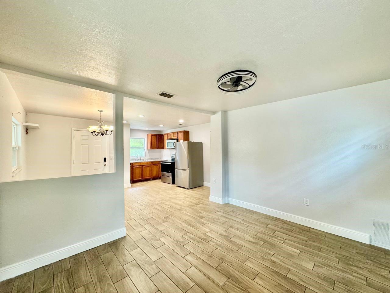 SULPHUR SPGS ADD - Residential Lease