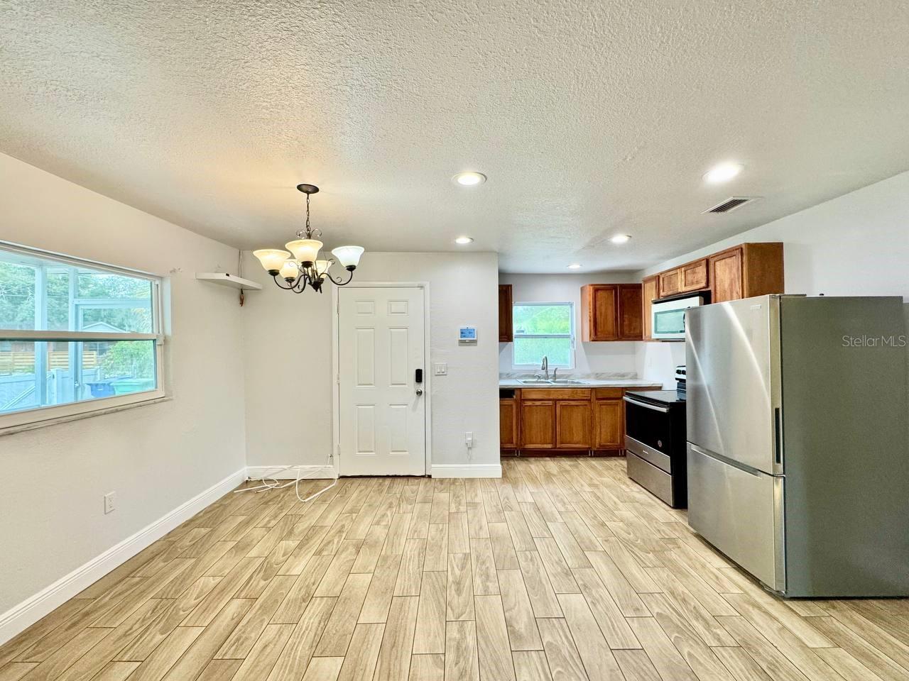 SULPHUR SPGS ADD - Residential Lease