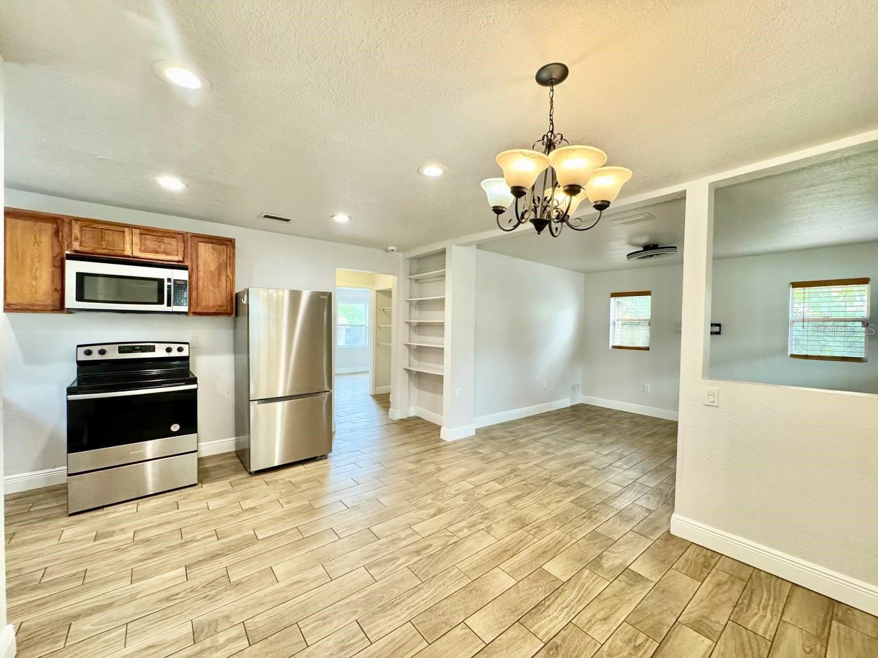 SULPHUR SPGS ADD - Residential Lease