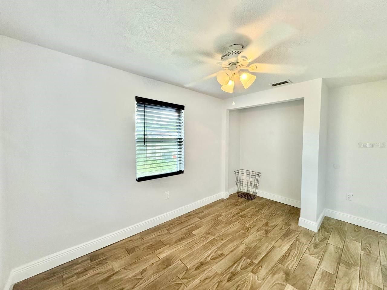 SULPHUR SPGS ADD - Residential Lease