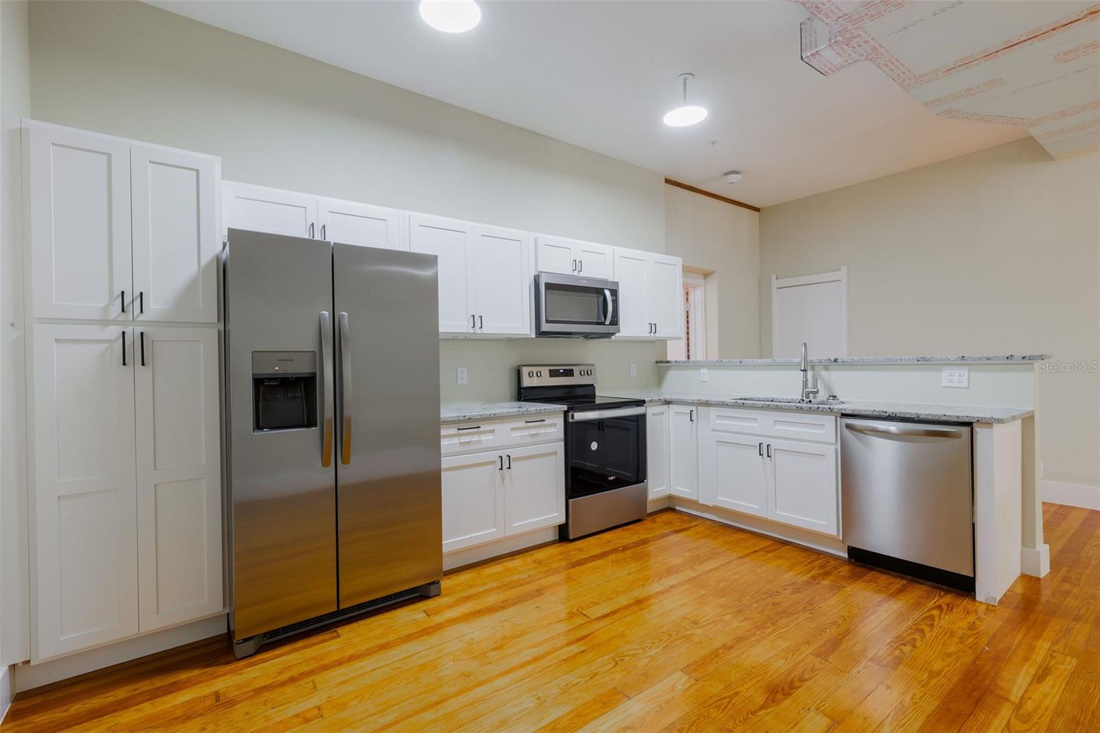 306 W WISCONSIN AVENUE 303