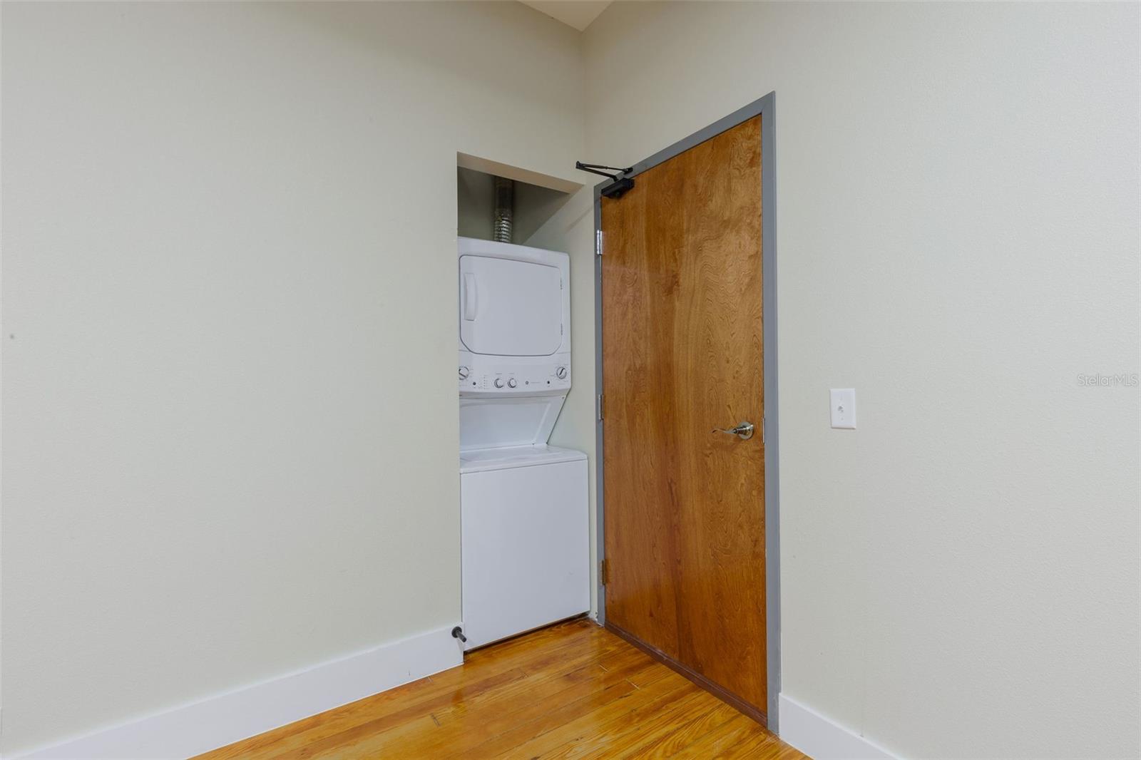 306 W WISCONSIN AVENUE 303