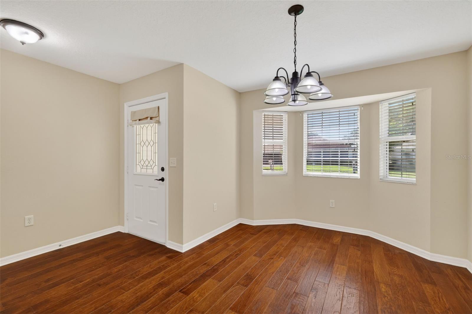 LAKE SAUNDERS POINTE - Residential