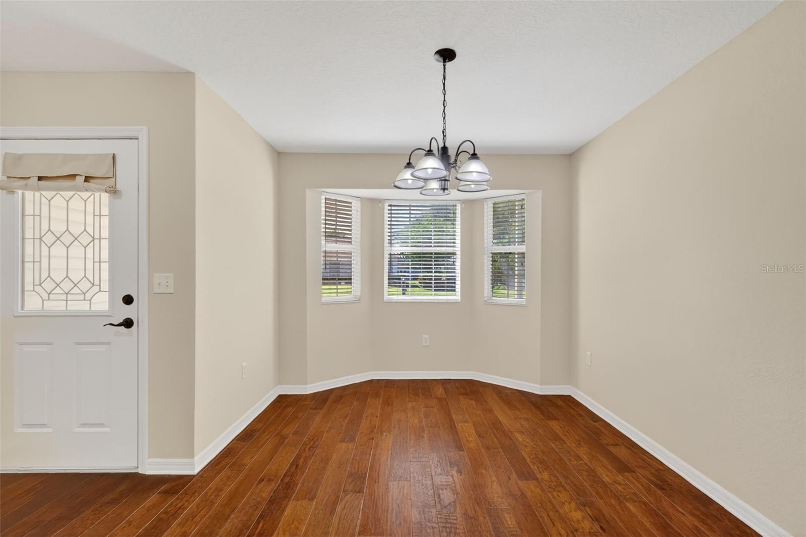 LAKE SAUNDERS POINTE - Residential