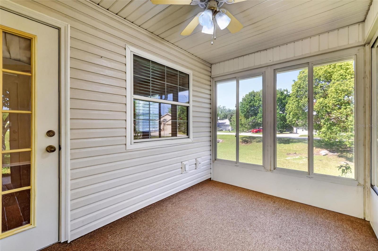 LAKE SAUNDERS POINTE - Residential