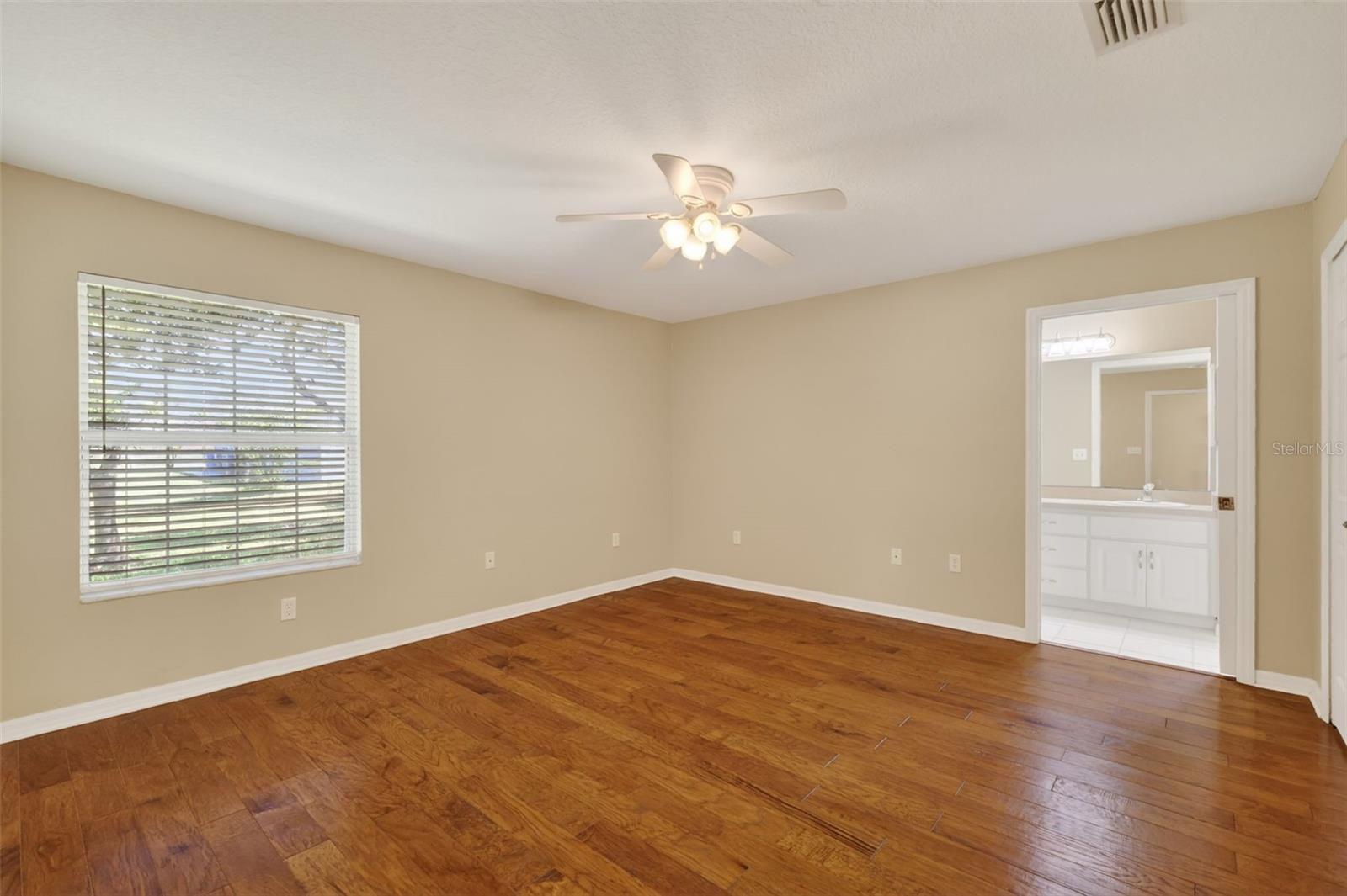 LAKE SAUNDERS POINTE - Residential