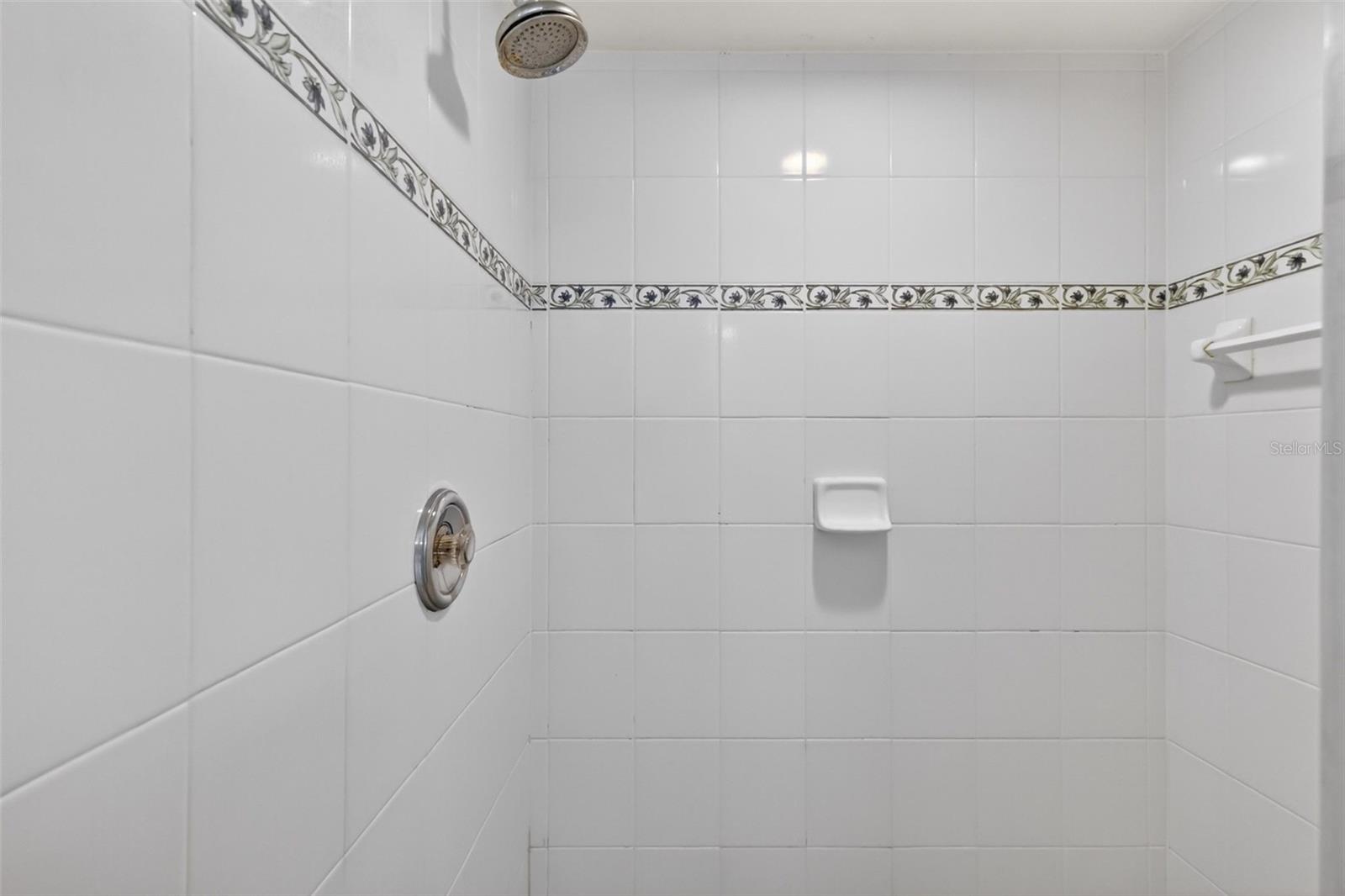 LAKE SAUNDERS POINTE - Residential