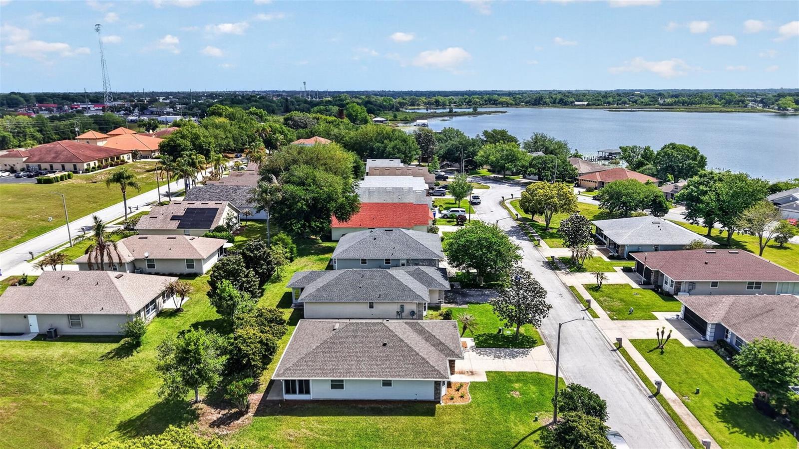 LAKE SAUNDERS POINTE - Residential