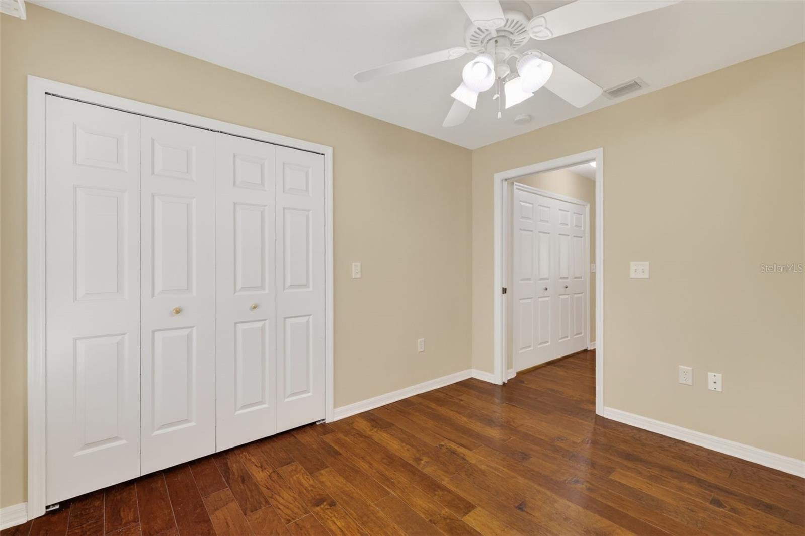 LAKE SAUNDERS POINTE - Residential