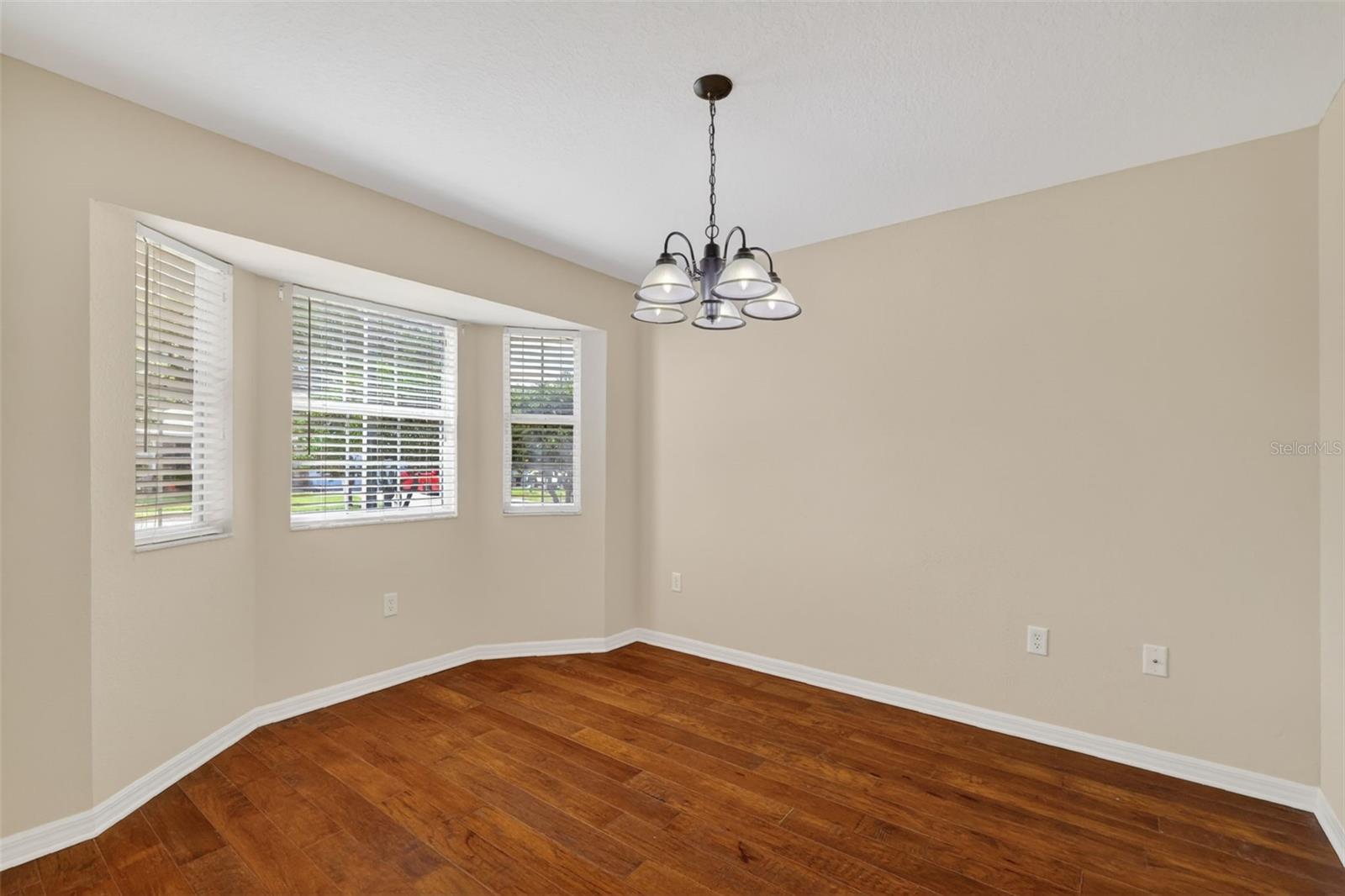 LAKE SAUNDERS POINTE - Residential