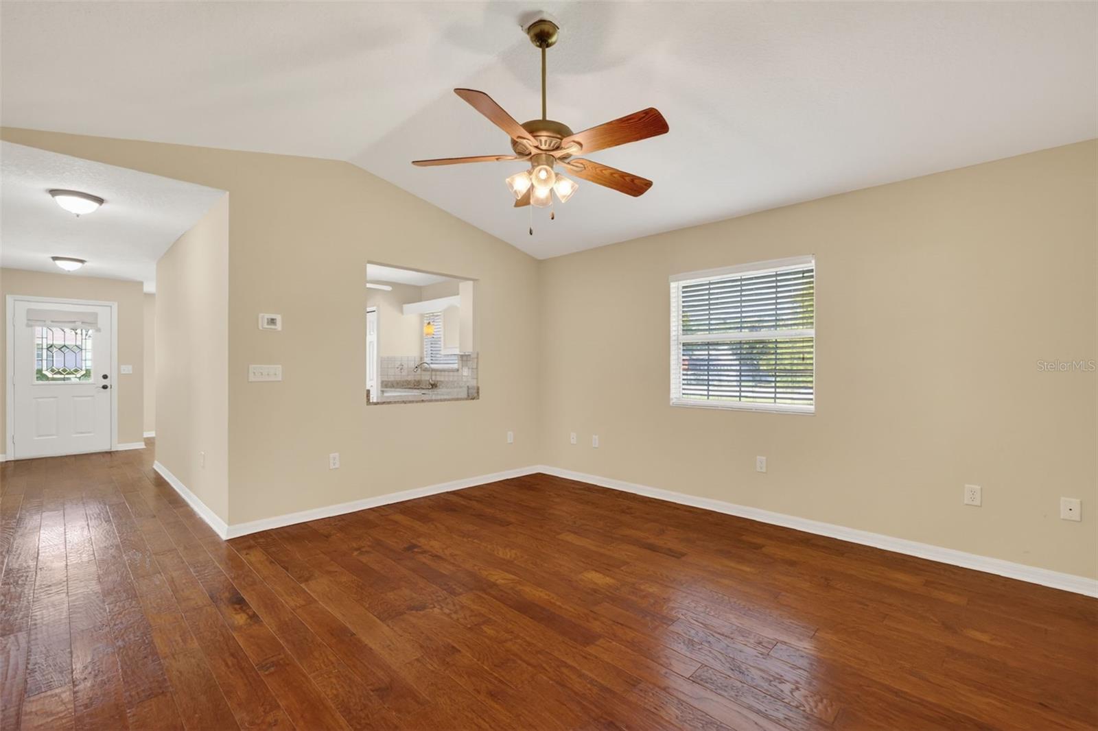 LAKE SAUNDERS POINTE - Residential