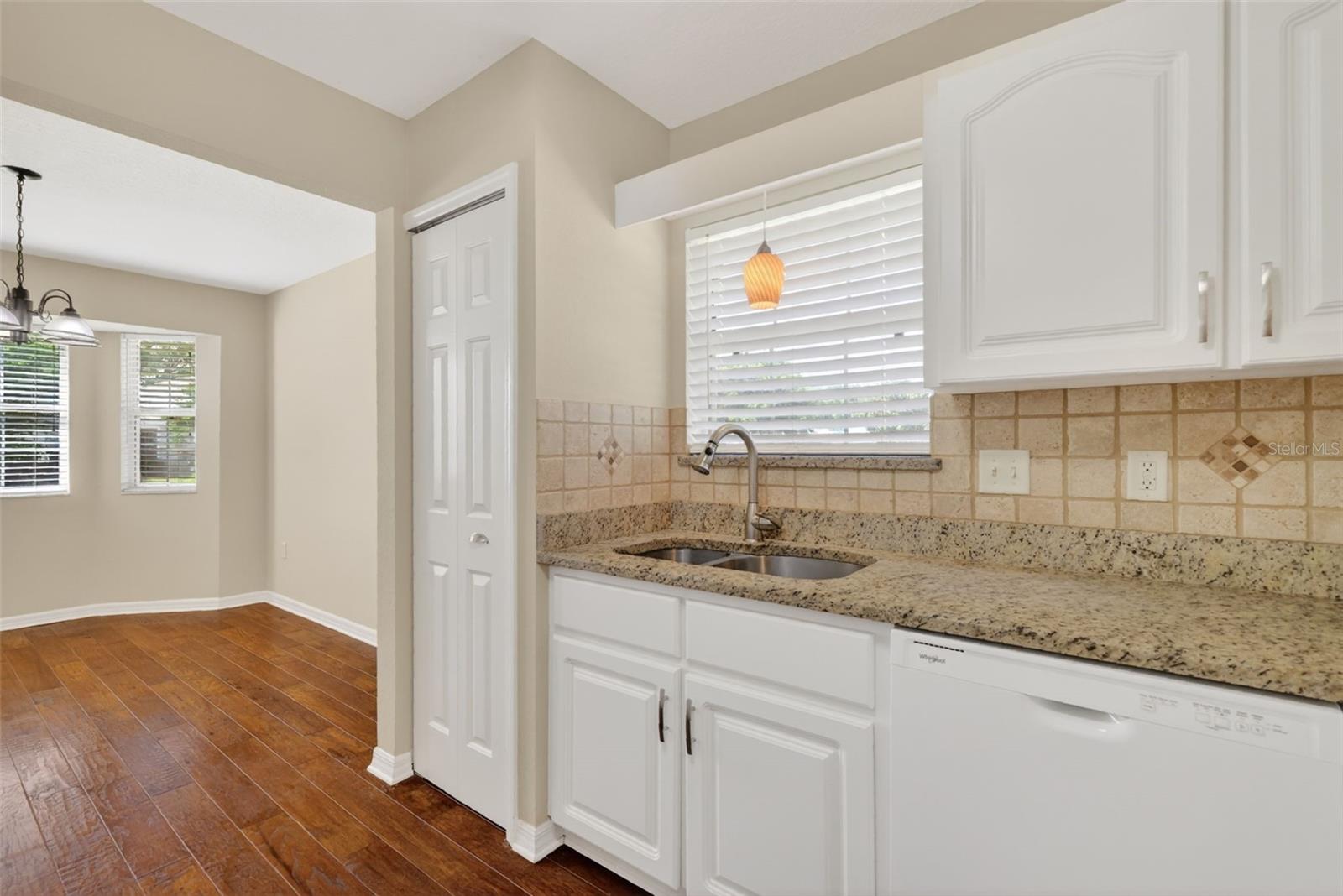 LAKE SAUNDERS POINTE - Residential