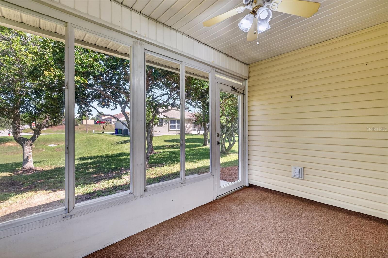 LAKE SAUNDERS POINTE - Residential