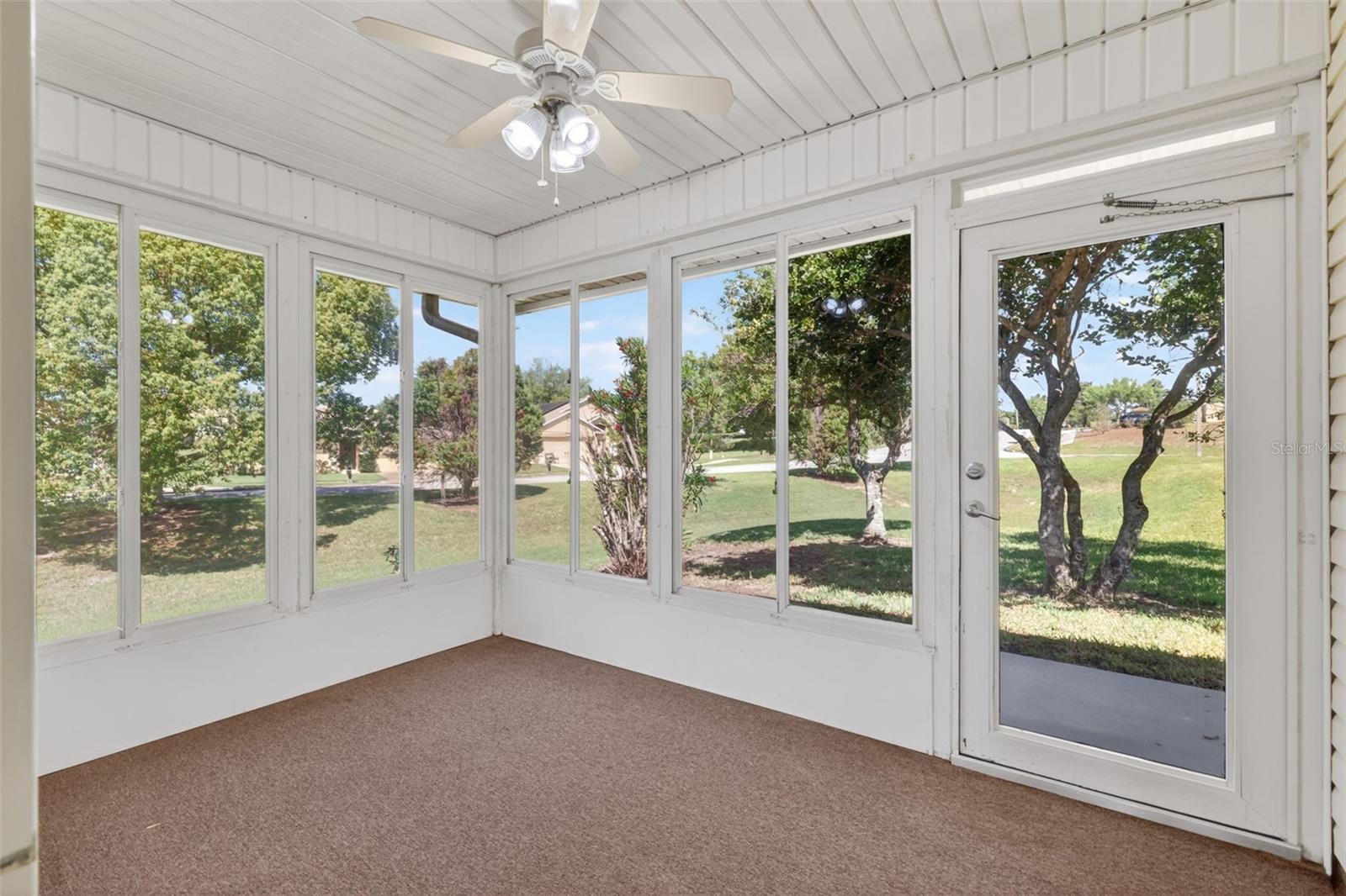 LAKE SAUNDERS POINTE - Residential