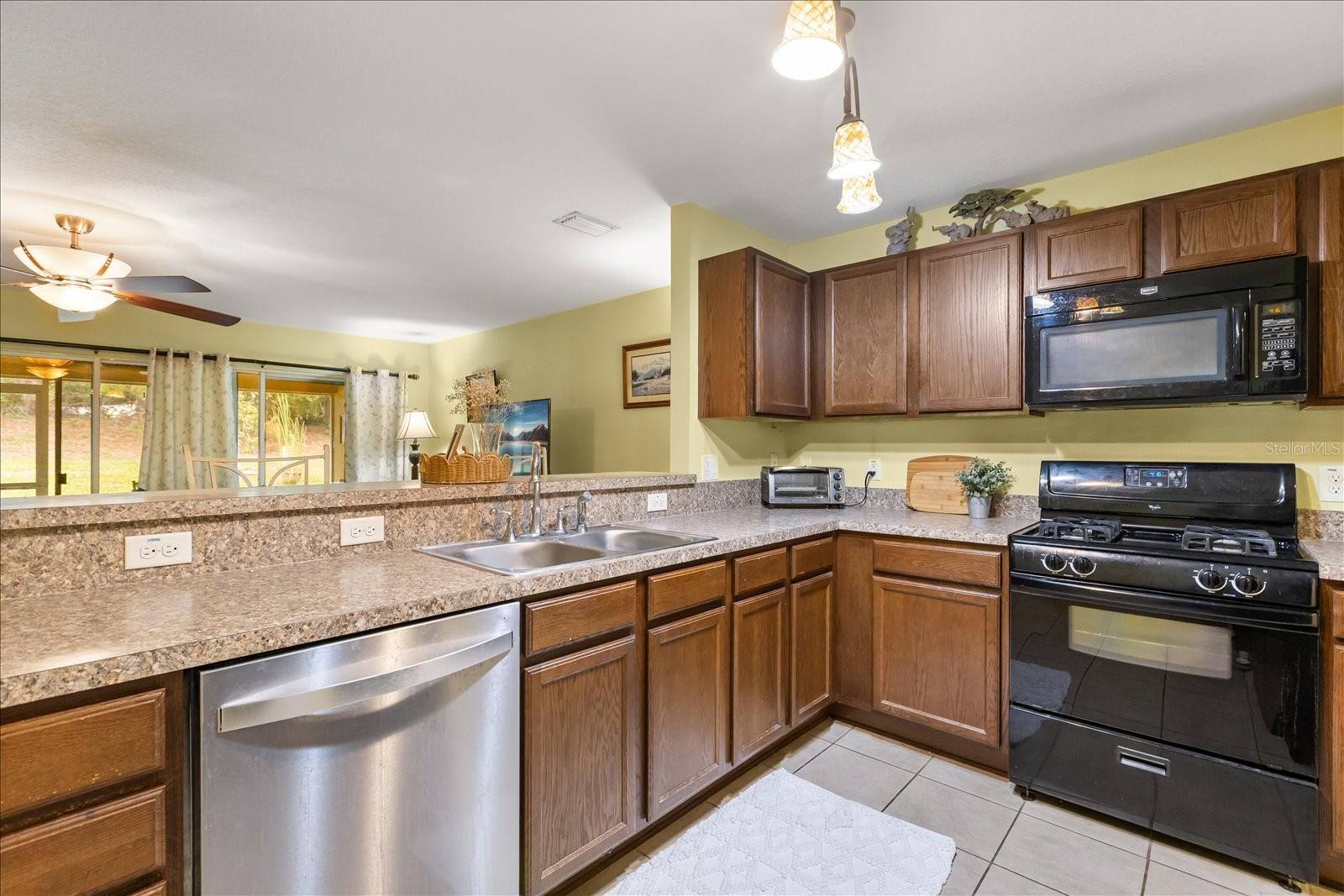 ARLINGTON RIDGE PH 01-C - Residential